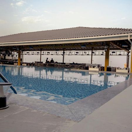 The Gold Beach Resort Daman Buitenkant foto