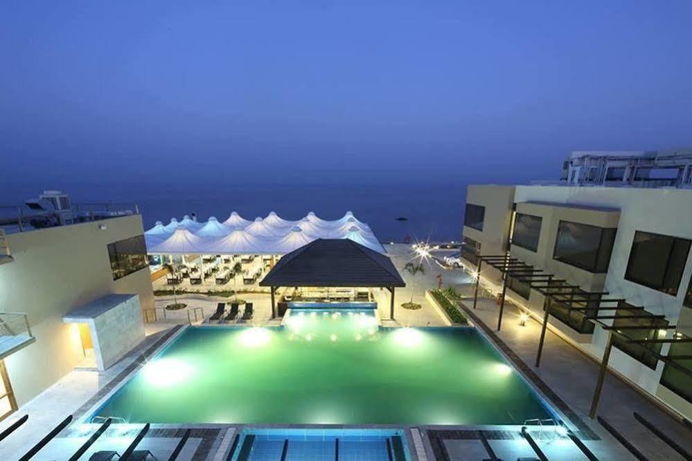 The Gold Beach Resort Daman Buitenkant foto