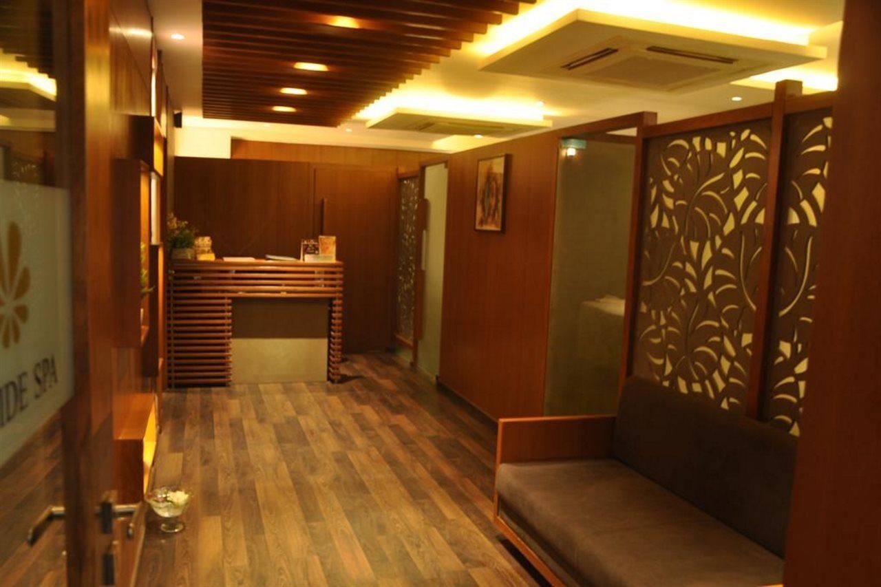 The Gold Beach Resort Daman Buitenkant foto