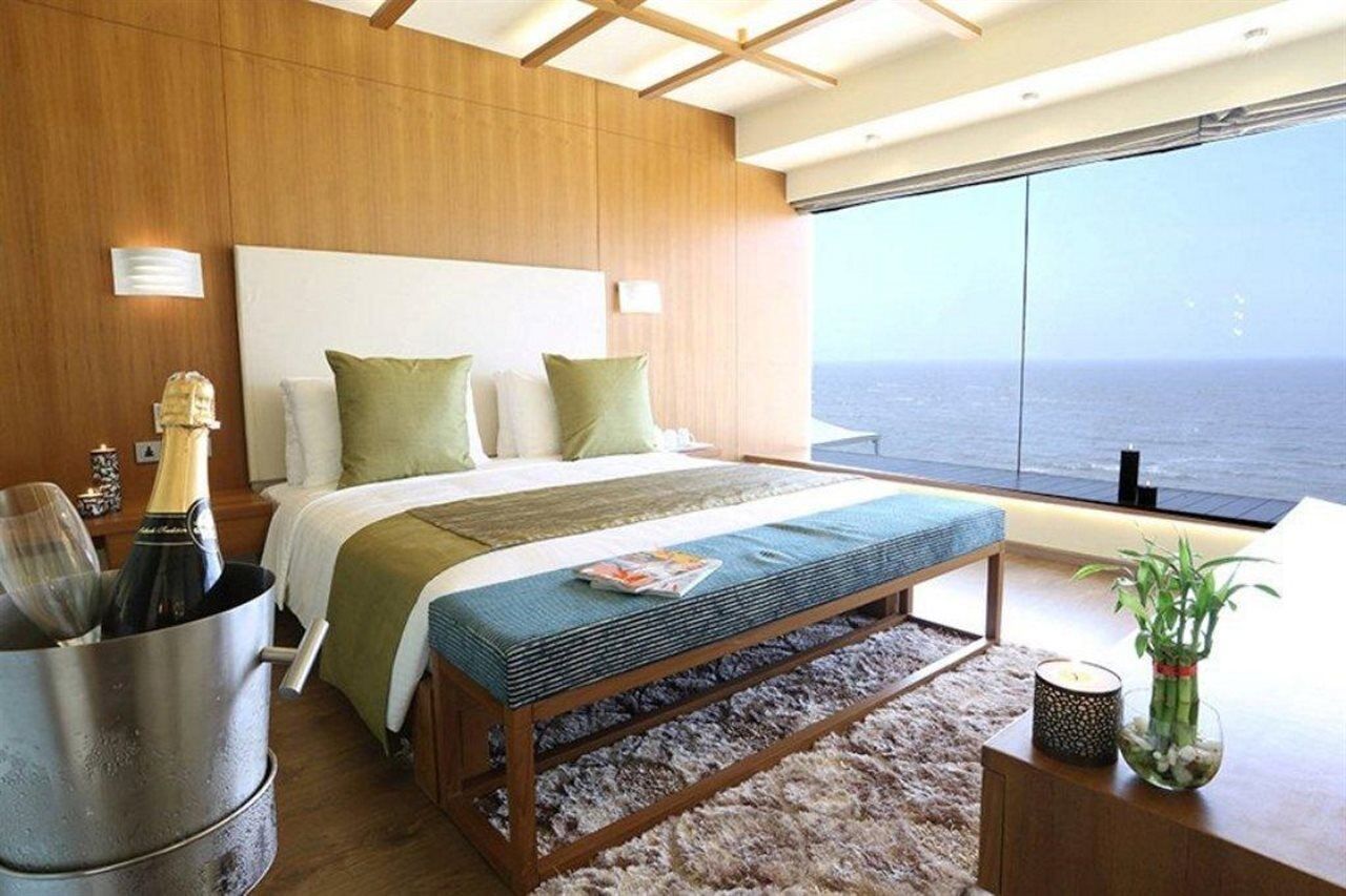 The Gold Beach Resort Daman Buitenkant foto