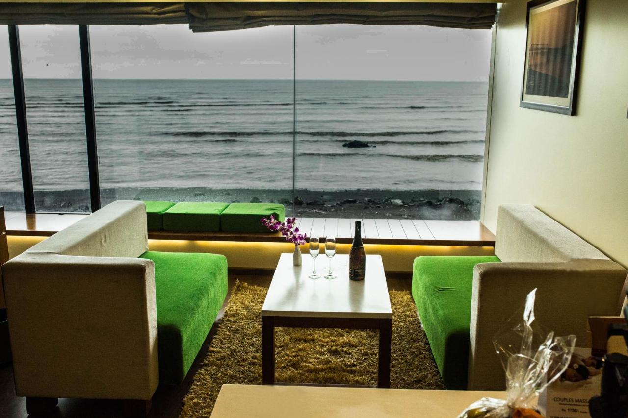 The Gold Beach Resort Daman Buitenkant foto