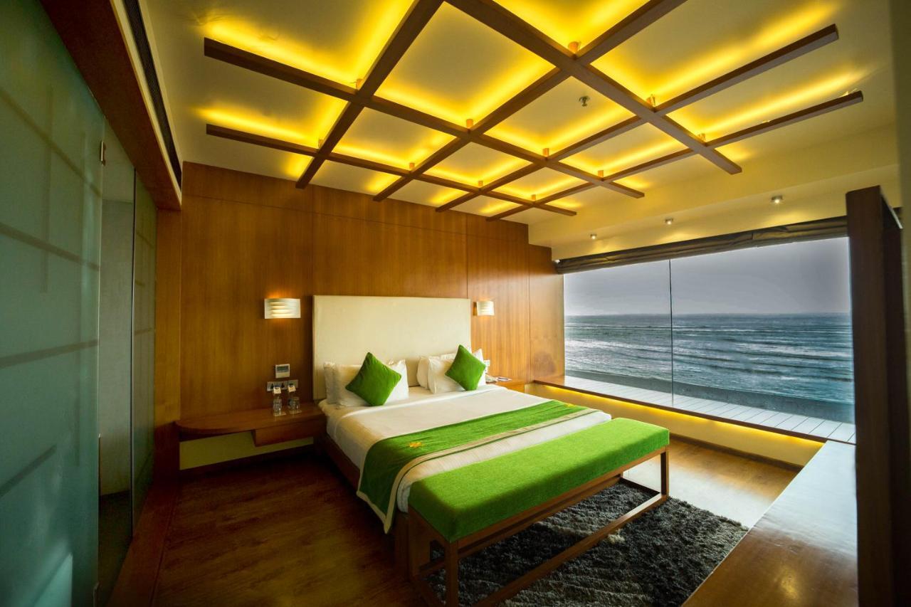 The Gold Beach Resort Daman Buitenkant foto