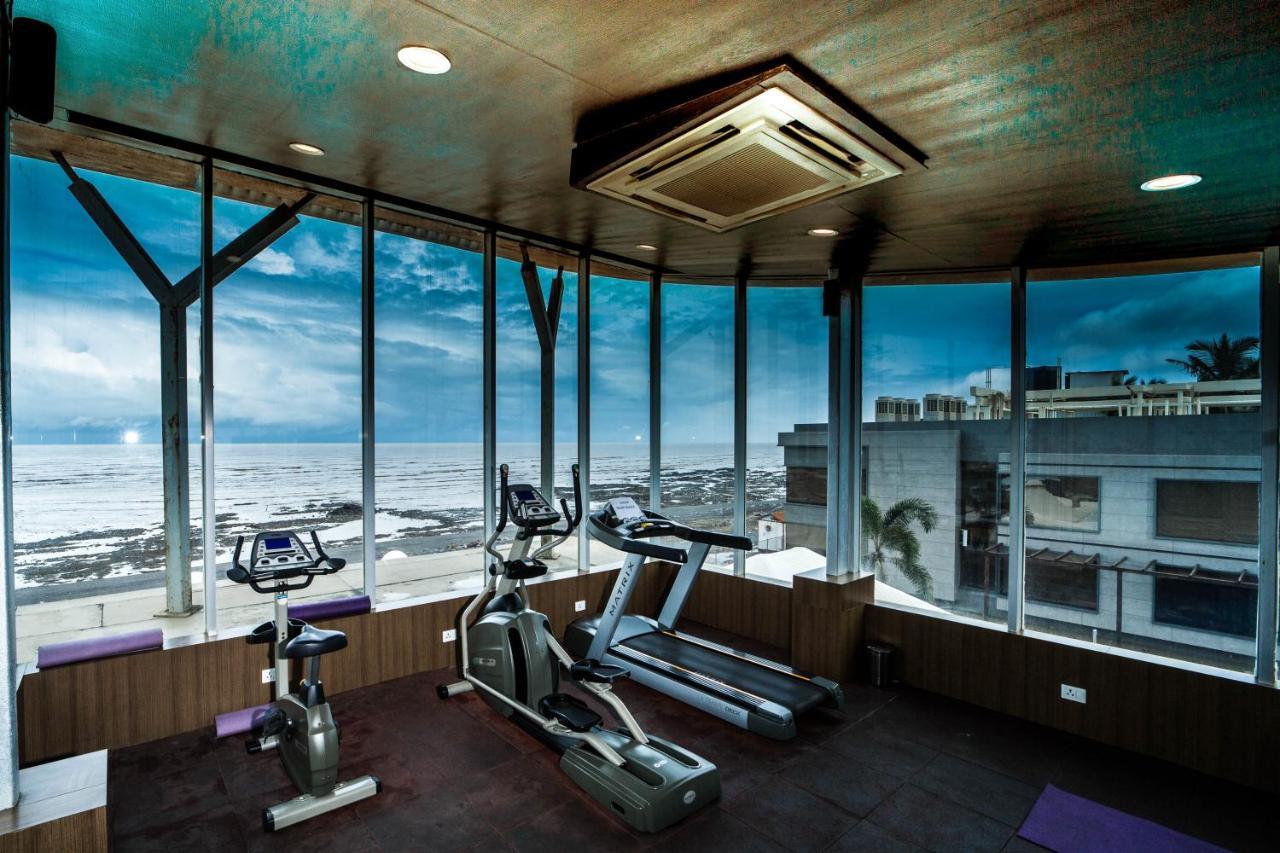 The Gold Beach Resort Daman Buitenkant foto