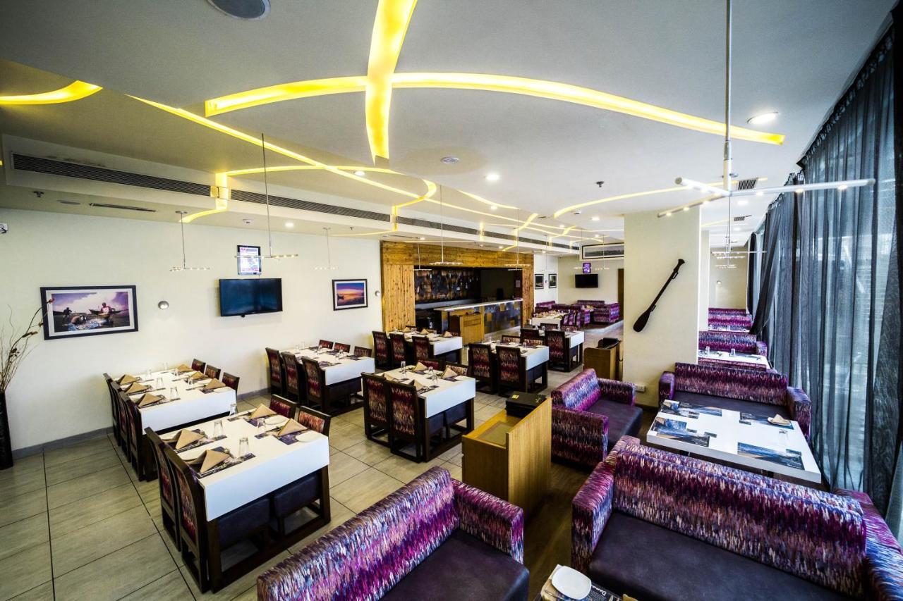 The Gold Beach Resort Daman Buitenkant foto