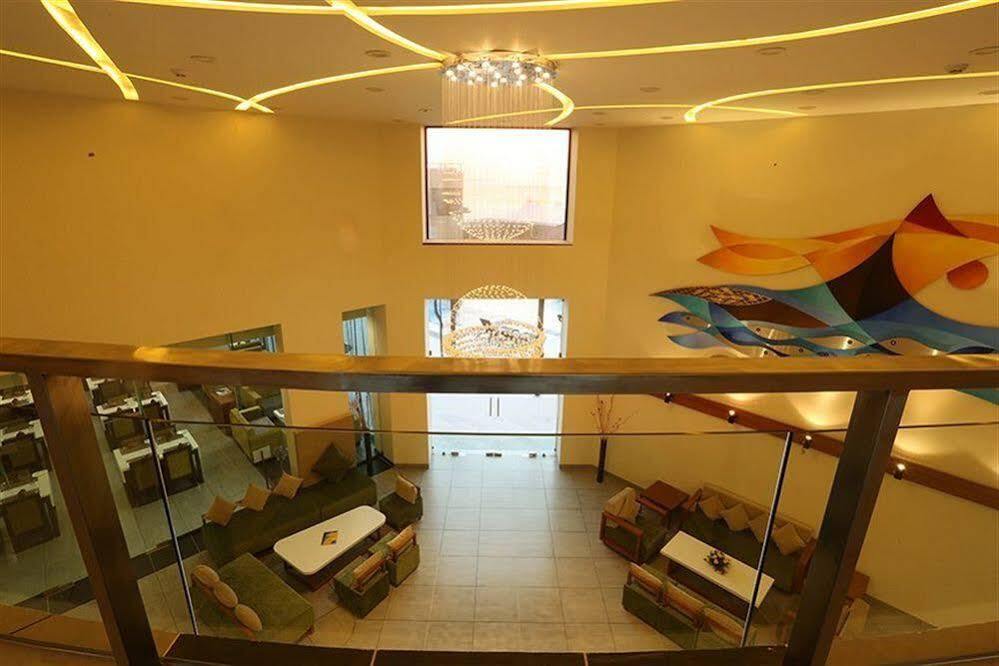 The Gold Beach Resort Daman Buitenkant foto